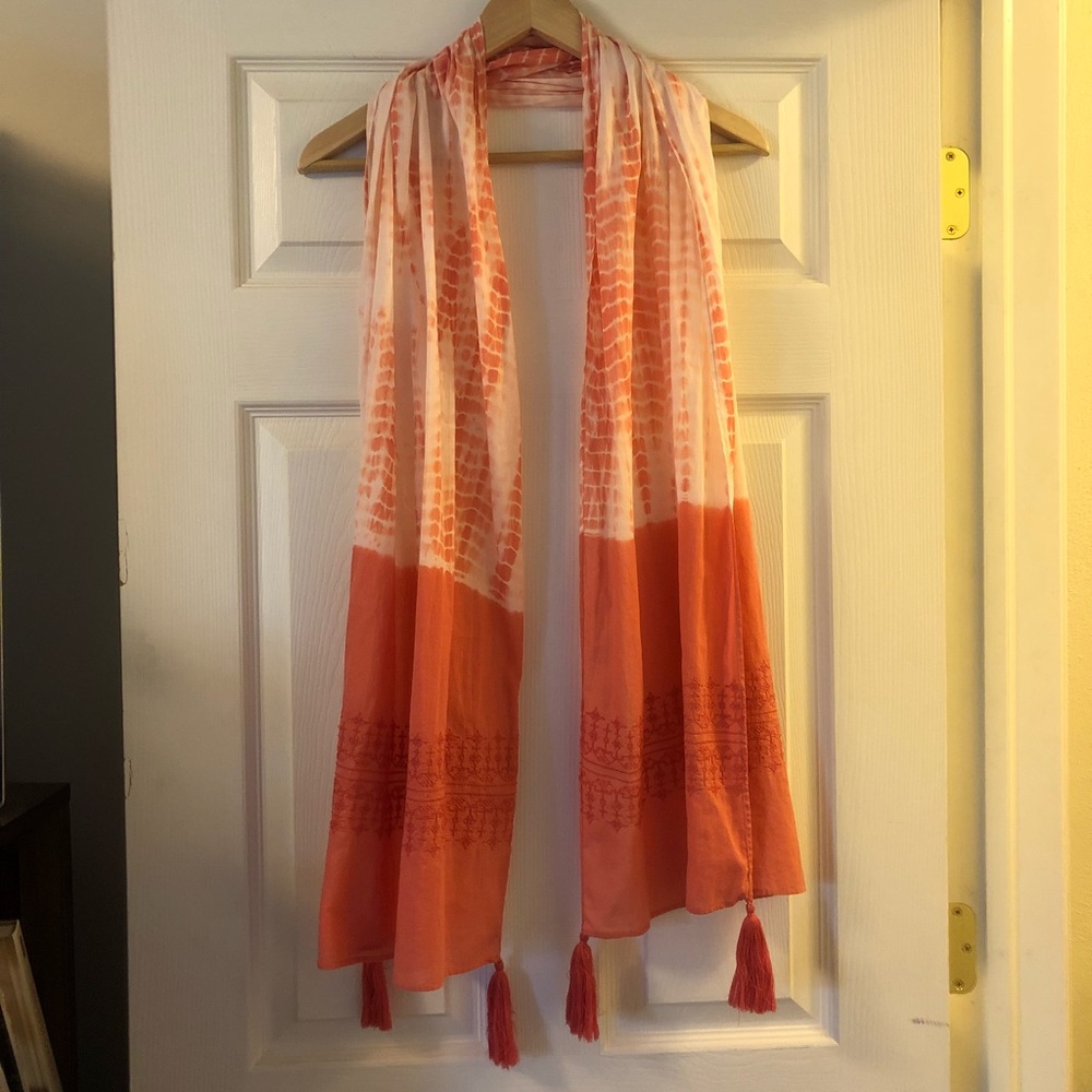 Tasseled scarf with tie-dye and embroidery accents - Picture 2 of 7